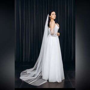 Wide simple wedding veil for bride cascading bridal veil 1 tier cathedral length